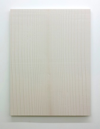 Tracé d’un clair-obscur_5, 2015, plâtre pigmenté monté sur panneau de bois,152 x 144 cm / 59 x 56 pouces, Marie-Claire Blais, Vue de l’exposition (2015) Photo: Richard-Max Tremblay