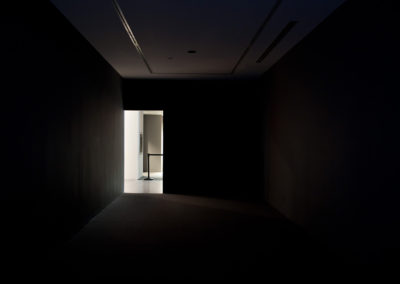 Mathieu Grenier, Boîte Noire (Power Plant Contemporary Art Gallery) 1/3), 2012, Impression au jet d’encre sur papier Epson enhanced mat, 56 x 84 cm. Photo : Mathieu Grenier