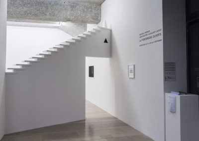 Mathieu Grenier et Jean-Philippe Lockhurst, La forteresse ouverte, 2017, Centre d’art La Halle, Pont-en-Royans (vue d’installation)