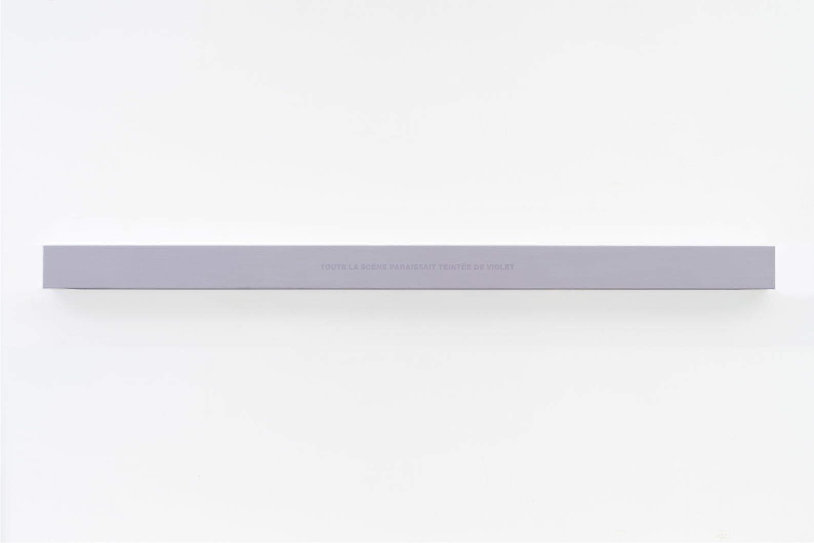 Francine Savard, Lumière de la scène, 2018, Médiums mixtes sur toile marouflée sur caisson de bois, 10,16 × 177,8 × 10,16 cm / 4 x 70 x 4 pouces